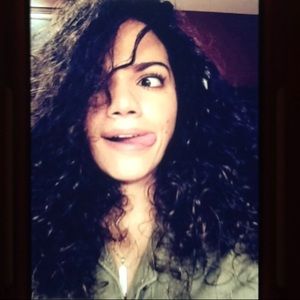 Meet your Posher, Alicia